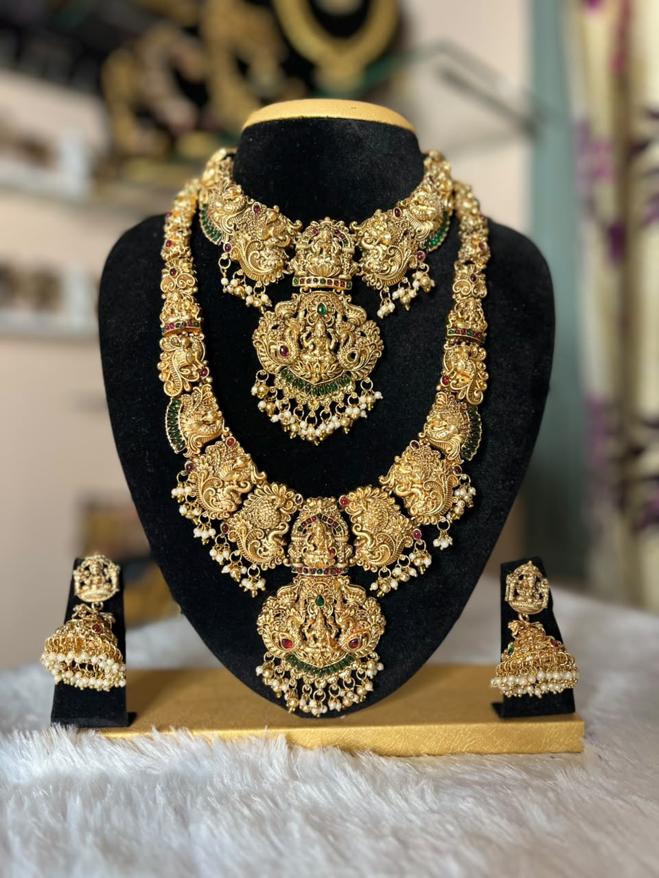 Grand Royal Peacock Temple Set